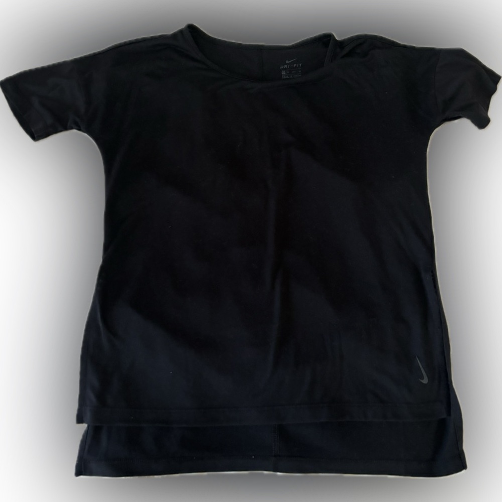 nike drifit tshirt xs